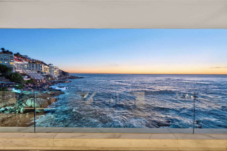 5 Bedroom Property for Sale in Bantry Bay Western Cape
